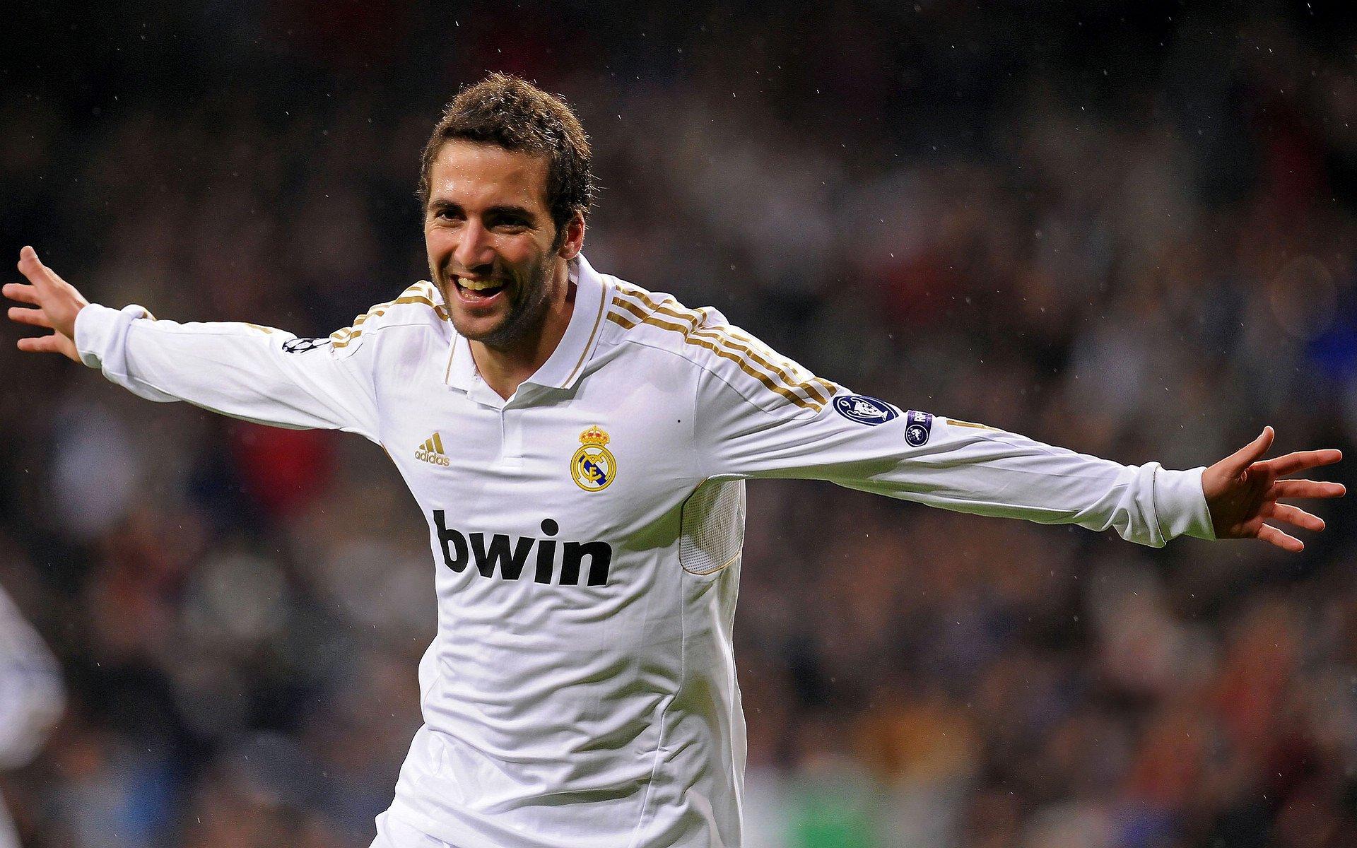 C罗深情更新社交平台,这一刻,为了弗格森爵士